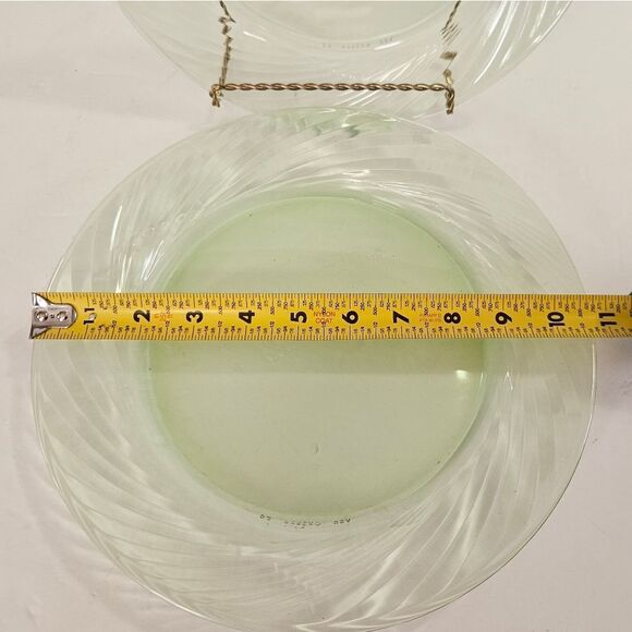 Vintage Corelle Corning Pyrex Festiva Spring Green Glass Dinner Plates Set of 2 - Picture 8 of 8